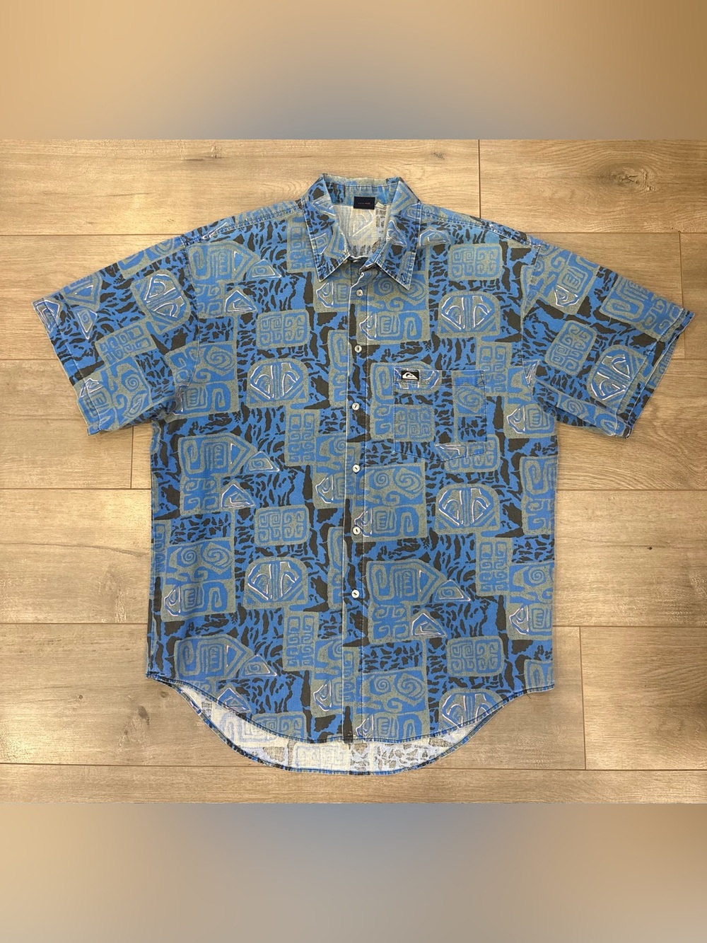 Vintage 90’s Quicksilver Blue Pink Print Hawaiian Shirt Skate Surf 80’s L
